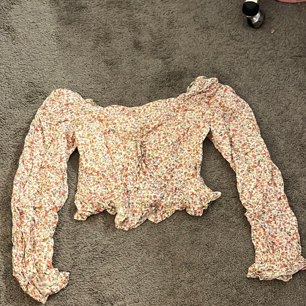 Long sleeve ruffle top